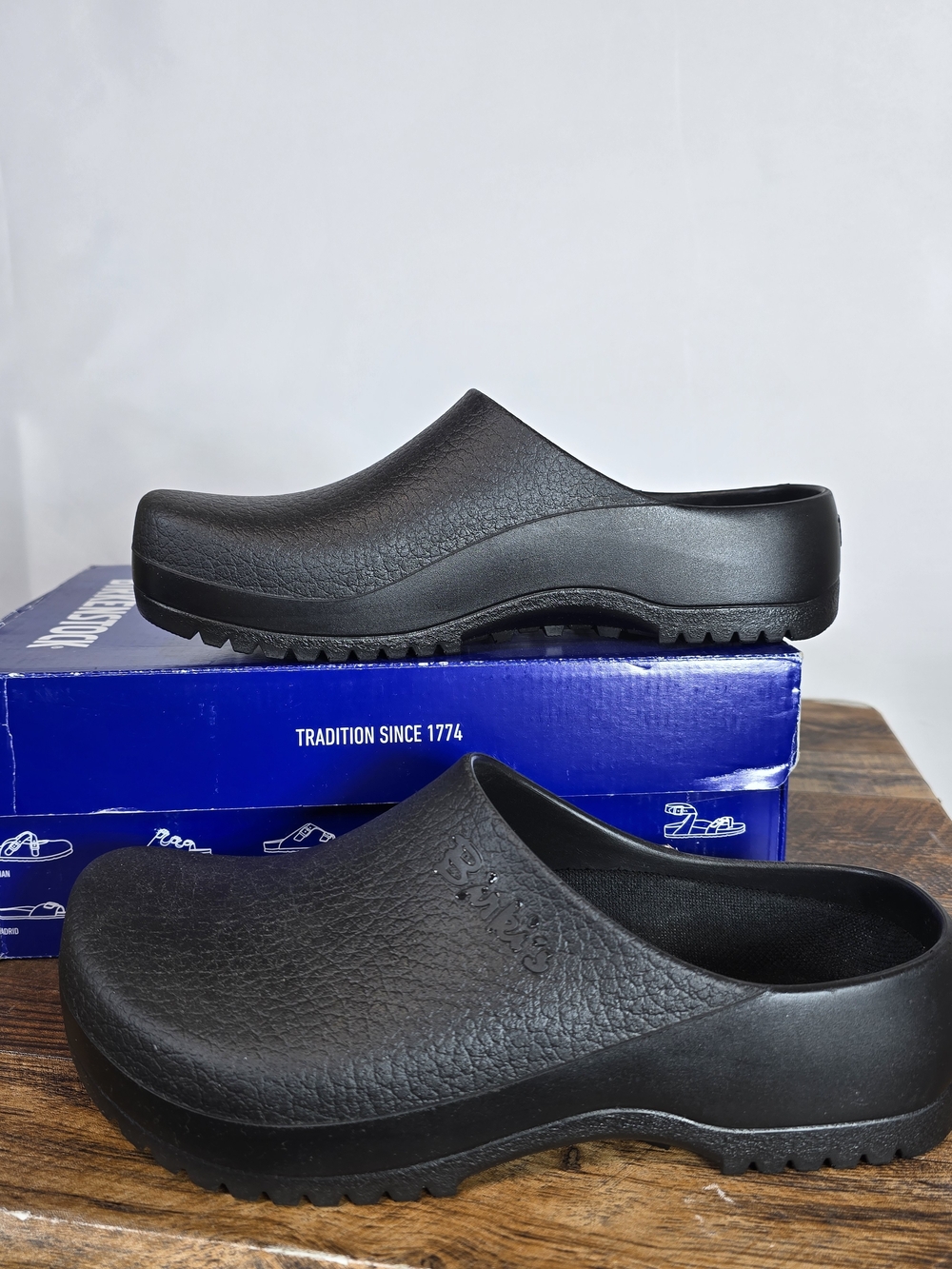 Birkenstock Slip Resistant Black Slip On Comfort Clog for Men Size 8
